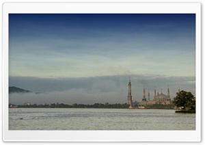 Misty Morning at Islamic Centre of Samarinda Ultra HD Wallpaper for 4K UHD Widescreen desktop, tablet & smartphone