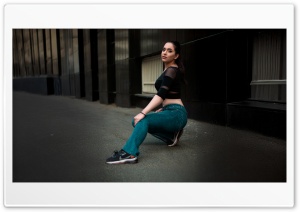 Model Posing Looking At The Viewer 4K UHD Wallpaper for Widescreen and UltraWide Desktop, UltraHD TV, Smartphone, Tablet