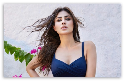 Mouni Roy UltraHD Wallpaper for Widescreen 16:10 ;