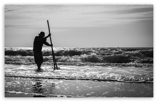 Person Silhouette, Beach, Waves UltraHD Wallpaper for UHD 16:9 ; HD 16:9 ; UltraWide 21:9 24:10 ; Widescreen 16:10 5:3 ; Fullscreen 4:3 5:4 3:2 ; Tablet 1:1 ;