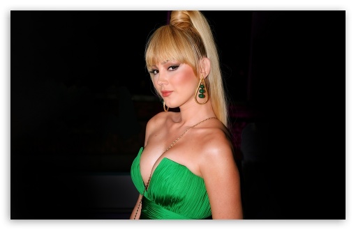 Petek Dincoz Celebrity in Green Dress UltraHD Wallpaper for UHD 16:9 ; HD 16:9 ; UltraWide 21:9 24:10 ; Widescreen 16:10 5:3 ; Fullscreen 4:3 5:4 3:2 ; Tablet 1:1 ; Mobile 9:16 9:19.5 9:20 10:16 2:3 3:5 3:4 ;
