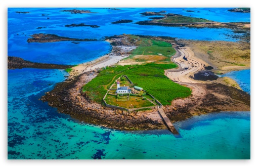 Poulloc Finistere Brittany Breton Lighthouses Drone Seascape UltraHD Wallpaper for UHD 16:9 ; HD 16:9 ; UltraWide 21:9 24:10 32:9 32:10 ; Widescreen 16:10 ; Tablet 1:1 ; Mobile 9:16 9:19.5 9:20 9:21 9:22 ; Dual 16:10 16:9 ;