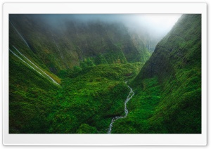 Scenic Aerial View of Kilohana Crater, Hawaii 4K UHD Wallpaper for Widescreen and UltraWide Desktop, UltraHD TV, Smartphone, Tablet