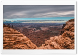 Scenic Canyonlands National Park Landscape in Utah 4K UHD Wallpaper for Widescreen and UltraWide Desktop, UltraHD TV, Smartphone, Tablet