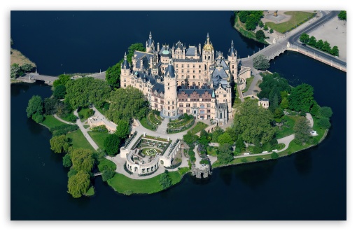 Schwerin Castle From Above UltraHD Wallpaper for UHD 16:9 ; HD 16:9 ; UltraWide 21:9 24:10 ; Widescreen 16:10 5:3 ; Fullscreen 4:3 5:4 3:2 ; Tablet 1:1 ; Mobile 9:16 10:16 2:3 3:5 3:4 ;