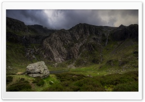 Small Streams Flowing into Llyn Idwal, Mountain Landscape Ultra HD Wallpaper for 4K UHD Widescreen desktop, tablet & smartphone