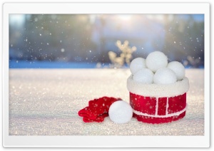 Snow Balls Ultra HD Wallpaper for 4K UHD Widescreen desktop, tablet & smartphone