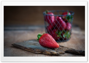 Strawberry Macro Ultra HD Wallpaper for 4K UHD Widescreen desktop, tablet & smartphone