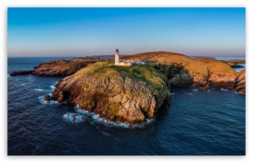 Tiumpan Head Lighthouse on the Isle of Lewis UltraHD Wallpaper for UHD 16:9 ; HD 16:9 ; UltraWide 21:9 24:10 32:9 32:10 ; Widescreen 16:10 ; Tablet 1:1 ; Mobile 9:16 9:19.5 9:20 9:21 9:22 ; Dual 16:10 16:9 ;