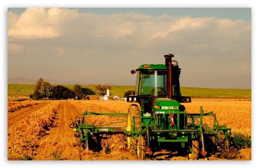Tractor In Field UltraHD Wallpaper for HD 16:9 ; Widescreen 16:10 5:3 ; Fullscreen 4:3 5:4 3:2 ;