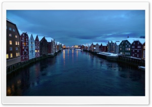 Trondheim am Nidelv whrend der Polarnacht Ultra HD Wallpaper for 4K UHD Widescreen desktop, tablet & smartphone