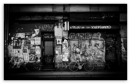 Urban Graffiti Wall with Bicycle UltraHD Wallpaper for UHD 16:9 ; HD 16:9 ; UltraWide 21:9 24:10 ; Widescreen 16:10 ; Tablet 1:1 ; Mobile 9:16 9:19.5 9:20 9:21 9:22 ;