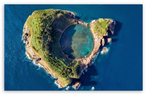 Vila Franca Islet UltraHD Wallpaper for UHD 16:9 ; HD 16:9 ; UltraWide 21:9 24:10 ; Widescreen 16:10 5:3 ; Fullscreen 4:3 5:4 3:2 ; Tablet 1:1 ;
