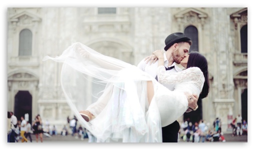 Wedding Couple Kissing UltraHD Wallpaper for UHD 16:9 ; HD 16:9 ;