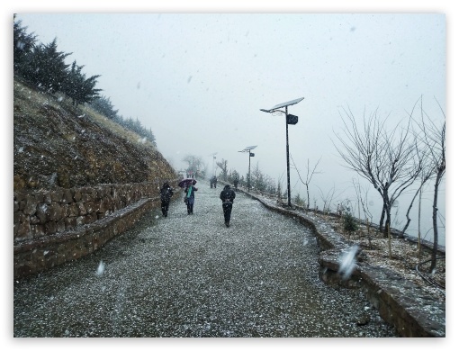 winter in tehran UltraHD Wallpaper for Fullscreen 4:3 ;