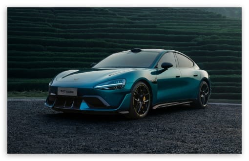 Xiaomi SU7 Ultra Green Electric Car UltraHD Wallpaper for UHD 16:9 ; HD 16:9 ; UltraWide 21:9 24:10 32:9 32:10 ; Widescreen 16:10 ; Dual 16:10 16:9 ;